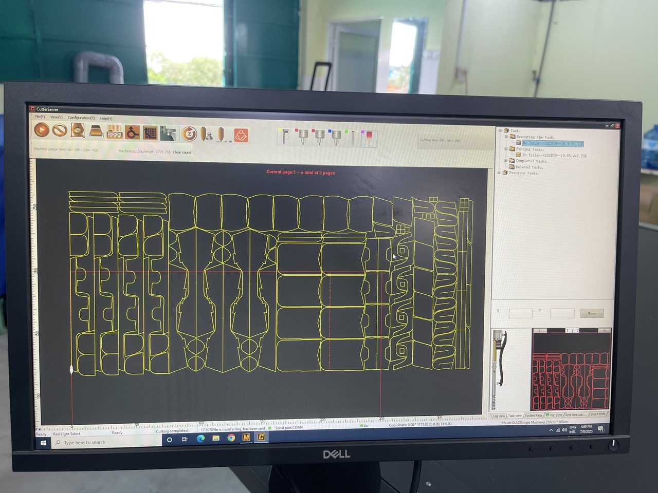 About us 3 z7016222906858 01bc2c165b258e0e85f1d0b31218f5a6